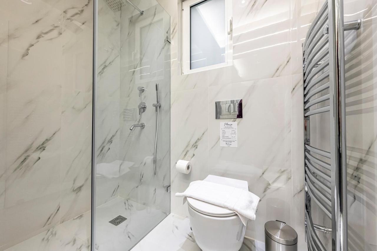 Phaedrus Living City Center Luxury Flat Neos Kosmos Athena Bagian luar foto